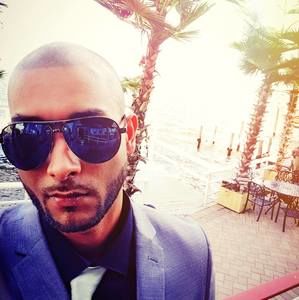 Meet your Posher, Zeeshan